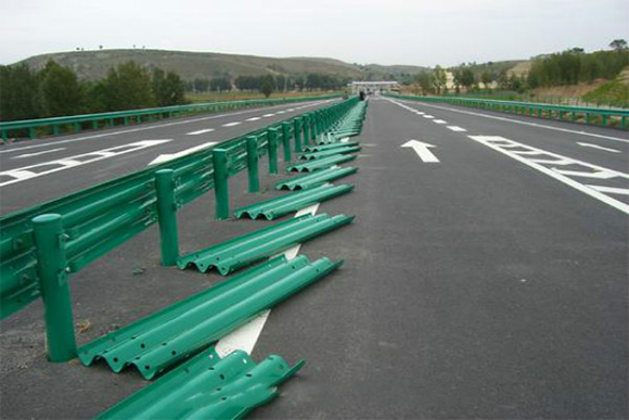 武汉波形护栏的维护与管理确保道路安全的关键步骤